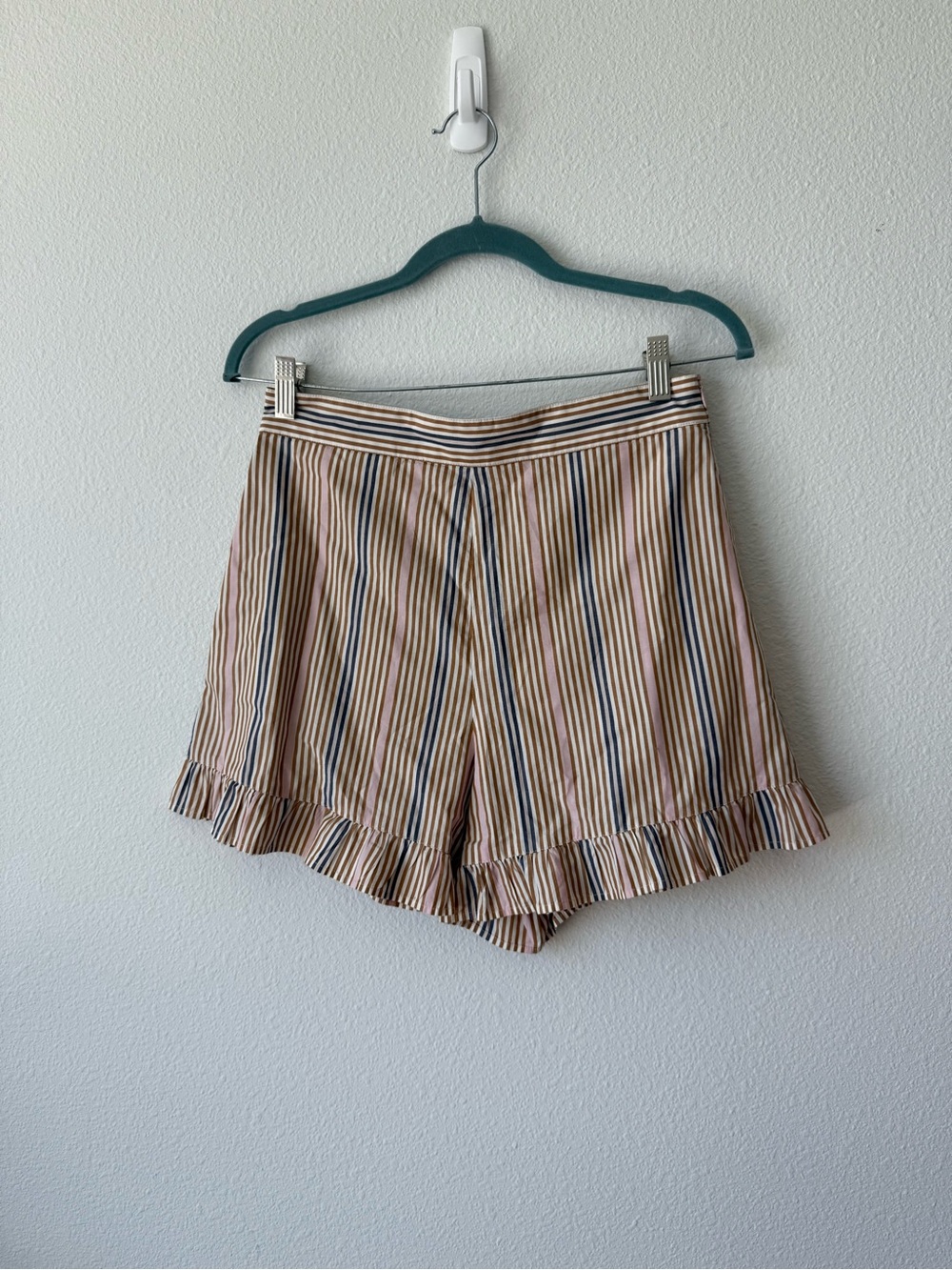 See By Chloe Multicolor Striped Short - Picture 2 of 10